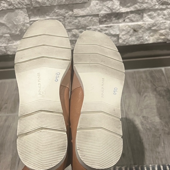Donald Pliner neutral walking Beige Striped Loafers size 9 - Picture 8 of 9